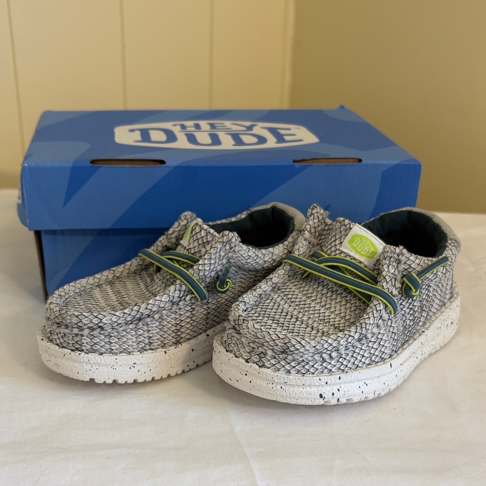 NWOT Hey Dude Wally Kids Gray Marled with‎ Lime Trim “Heathered Mesh” 7 toddler